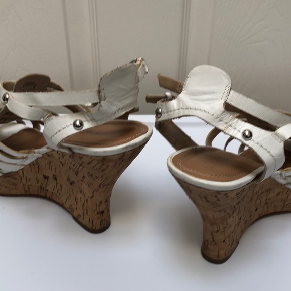 Guess Women Open Toe Cork Platform Shoes - Picture 8 of 8